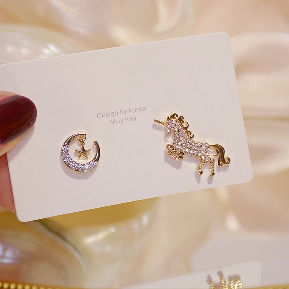 Crystal Asymmetrical Unicorn Moon Star Stud Earrin - Picture 4 of 6